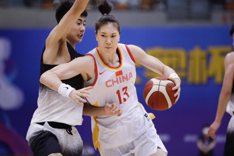 女篮亚洲杯半决赛：中国女篮vs澳大利亚女篮
