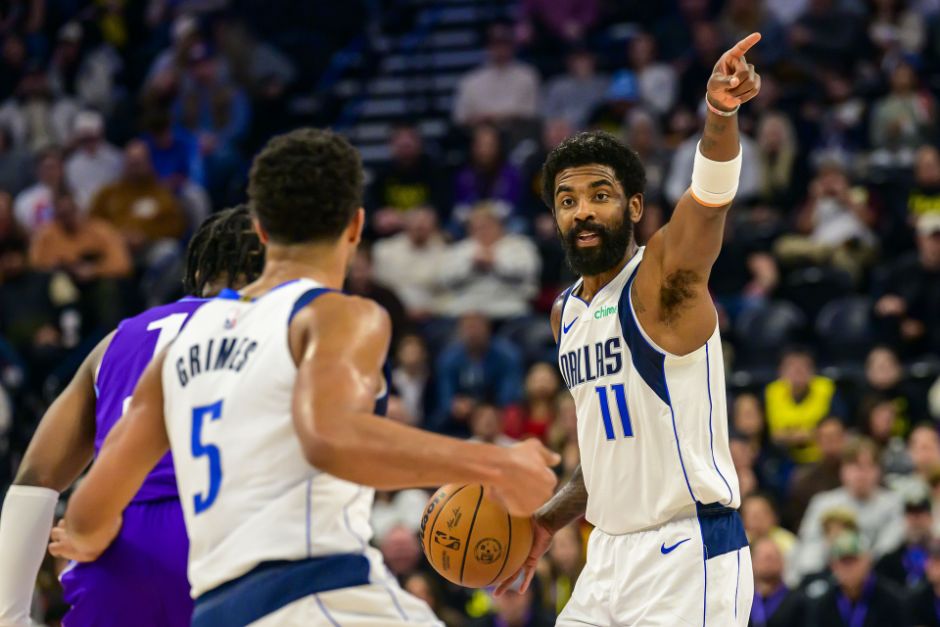 独行侠大胜爵士，欧文30+7+9闪耀全场，湖人跌至西部第八