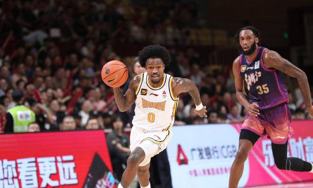 CBA开出重磅罚单：齐麟与古德温因冲突遭严惩