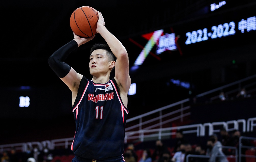 周鹏里程碑之夜：CBA历史得分榜再攀升，现役第五位传奇续写