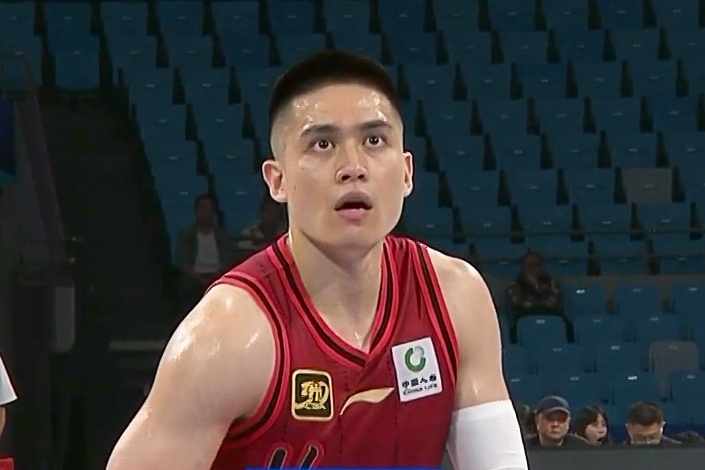 陈盈骏38+7+6<a href='/echao-news/echao-tag/echao-17581.html' style='color: blue;'>三分</a>创<a href='/echao-news/echao-tag/echao-17328.html' style='color: blue;'>生涯新高</a>，无奈<a href='/echao-news/echao-tag/echao-19678.html' style='color: blue;'>空砍</a>难阻北京败局