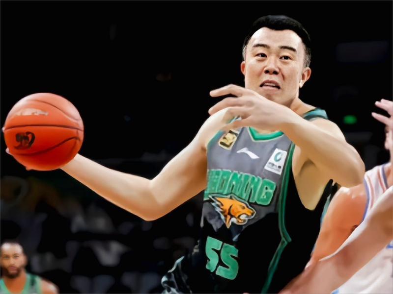 韩德君18+11+10罚全中：<a href='/echao-news/echao-tag/echao-19735.html' style='color: blue;'>罚球</a>准绝杀，<a href='/echao-news/echao-tag/echao-19737.html' style='color: blue;'>关键防守</a>