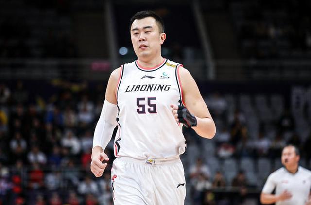 韩德君18+11+10罚全中：罚球准绝杀，关键防守
