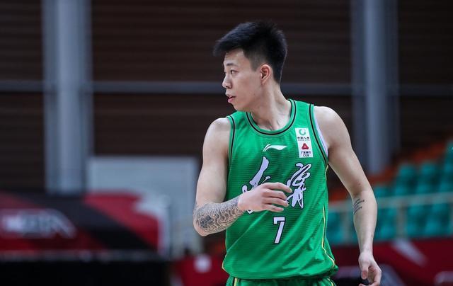 辽宁双核伤病：赵继伟声带恢复中，张镇麟手术面临赛季报销