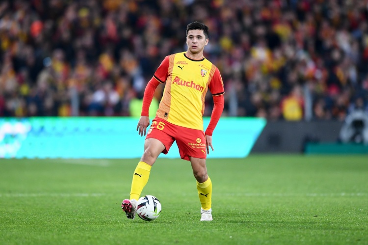 曼城冬窗新目标：<a href='/bnxichao-news/bnxichao-tag/bnxichao-19271.html' style='color: blue;'>朗斯中卫</a>库萨诺夫将离队