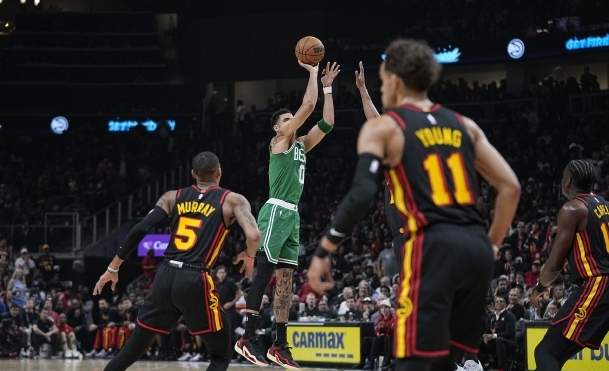 特雷 - 杨加时定乾坤 老鹰客场掀翻绿军豪取三连胜