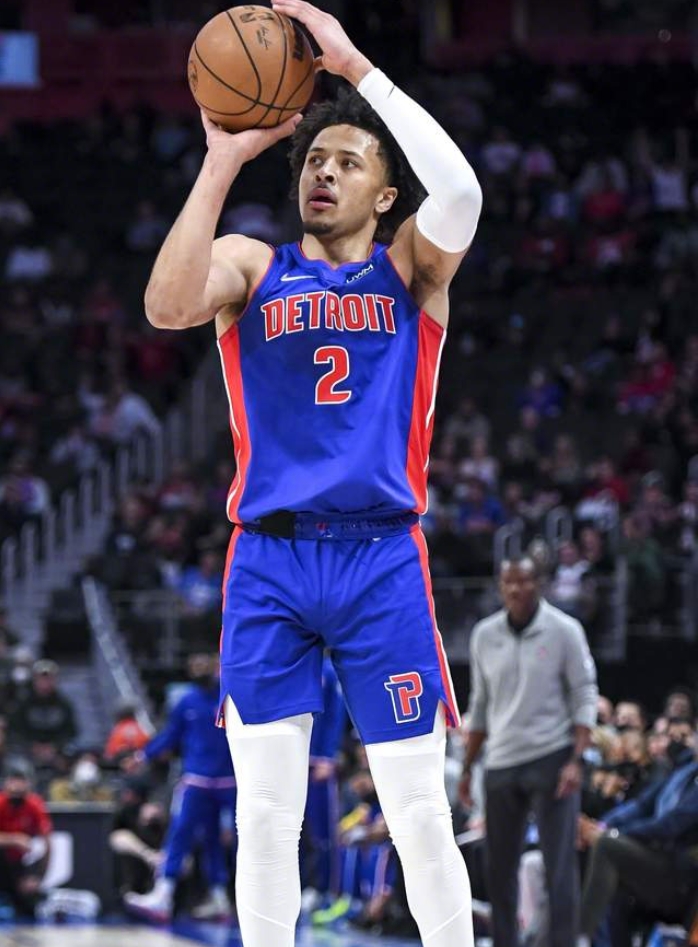 坎宁安虽败犹荣，赛场表现彰显潜力