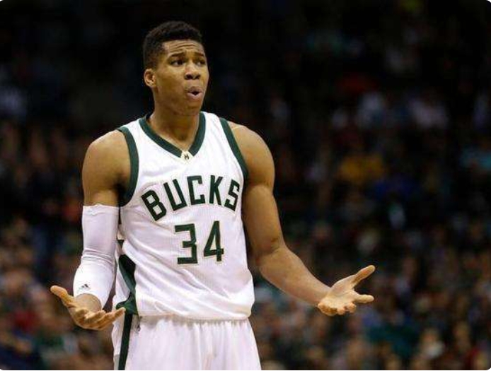 字母哥闪耀赛场，迈向得分新高度