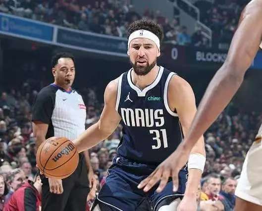 NBA常规赛：骑士狂胜独行侠，成联盟首支40胜球队
