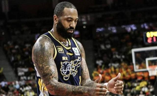 广东男篮取消雷文特-莱斯注册：短暂亮相后的无奈告别