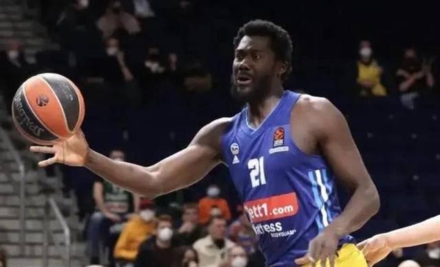 广东男篮取消雷文特-莱斯注册：短暂亮相后的无奈告别