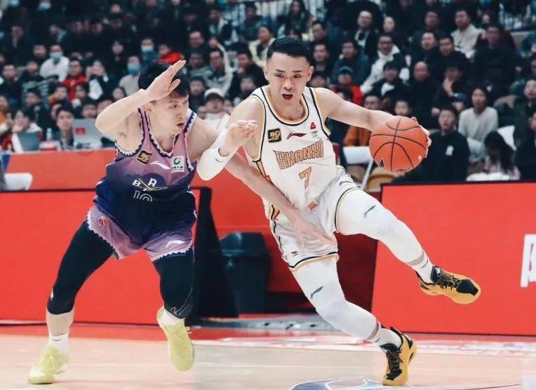 CBA俱乐部杯四强争霸，半决赛对阵激情上演