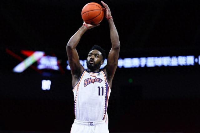 广州龙狮男篮签约贾马尔-富兰克林，期待新赛季强势崛起