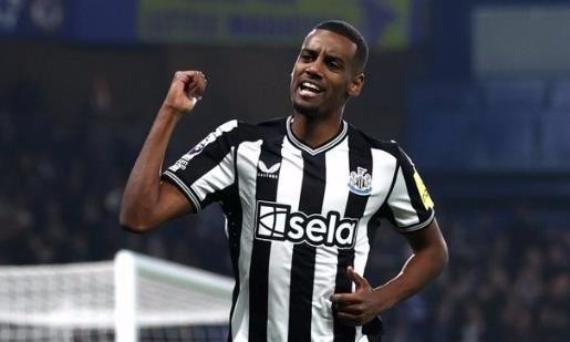 伊萨克成转会市场香饽饽,多家豪门竞相追逐