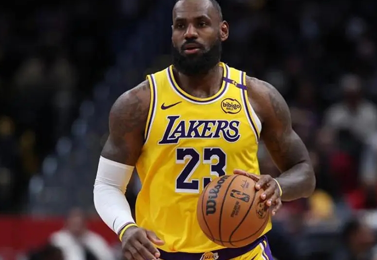 马克西爆发砍 43 分，湖人连胜终结，76 人强势取胜