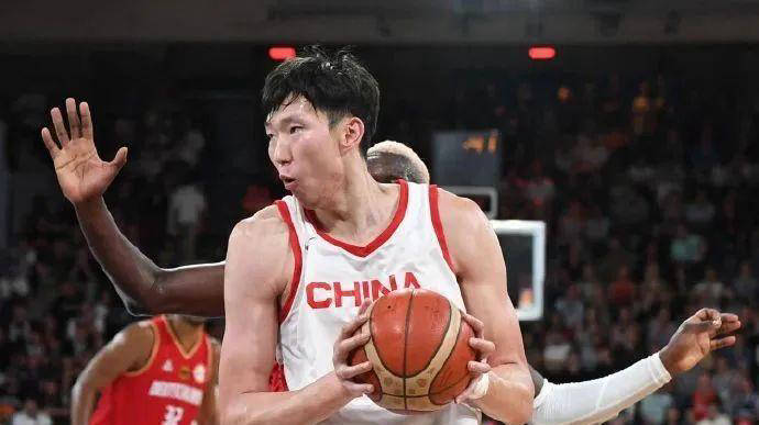 中国男篮亚预赛收官战名单出炉:周琦赵继伟轮休,新星蓄势待发