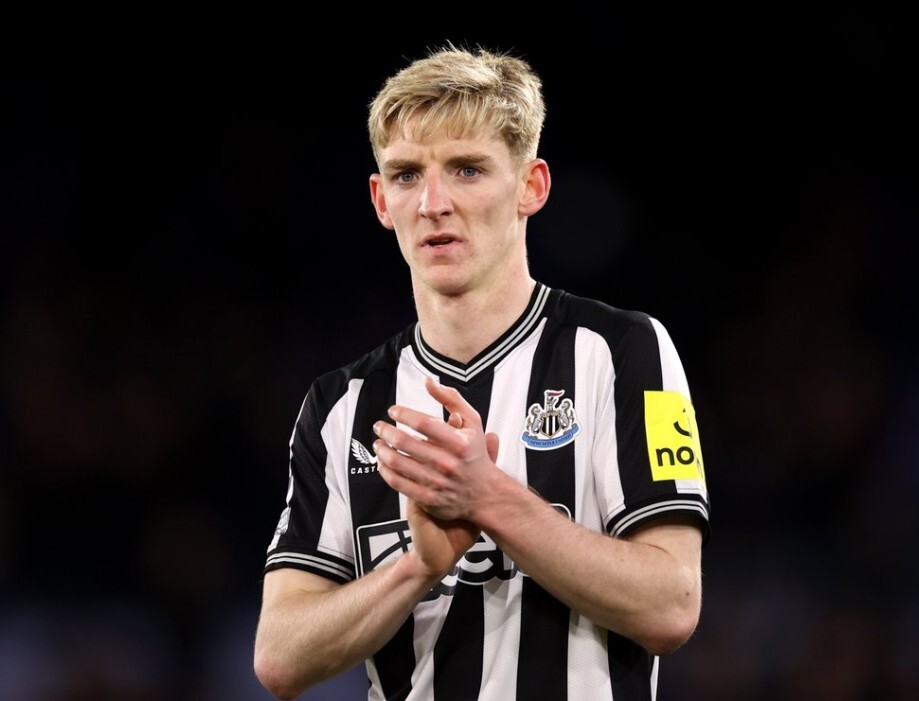 戈登红牌引发争议，埃迪-豪考虑上诉