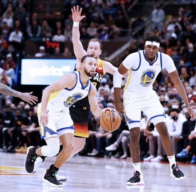 NBA焦點(diǎn)戰(zhàn)前瞻分析：籃網(wǎng)背靠背客場挑戰(zhàn)勇士，體能或成勝負(fù)關(guān)