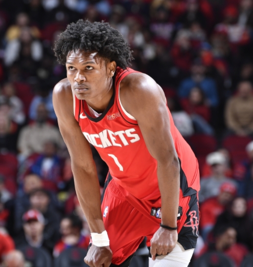 火箭大捷伴隐忧：阿门闪耀却伤退