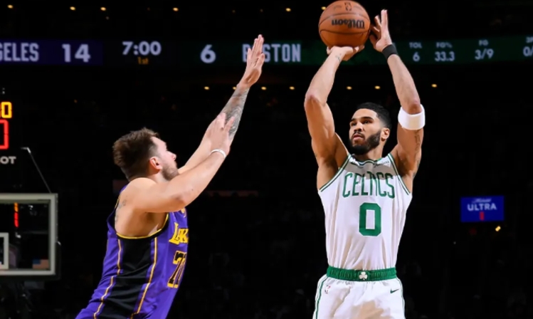 塔图姆 40 分引领绿军，湖人惜败难掩光芒