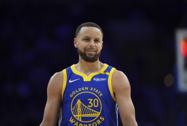 活塞憾负勇士：库里虽受阻仍闪耀