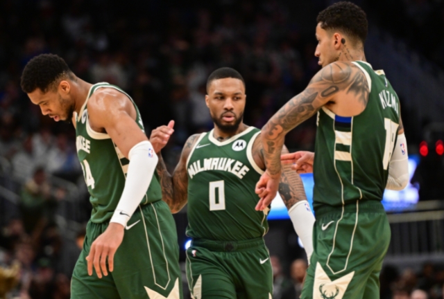 雄鹿背靠背战骑士 伤病缓解迎关键对决