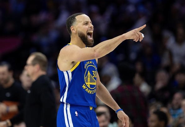 库里 37 岁生日：传奇仍在续写