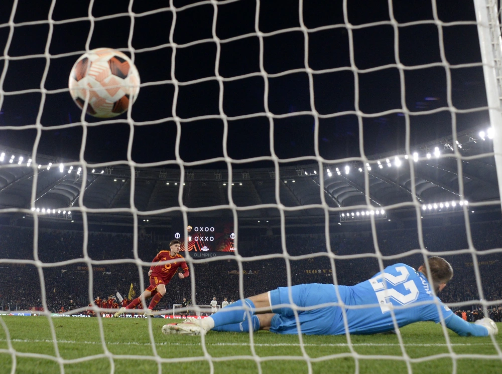 罗马：意甲烽火中的不屈狼魂