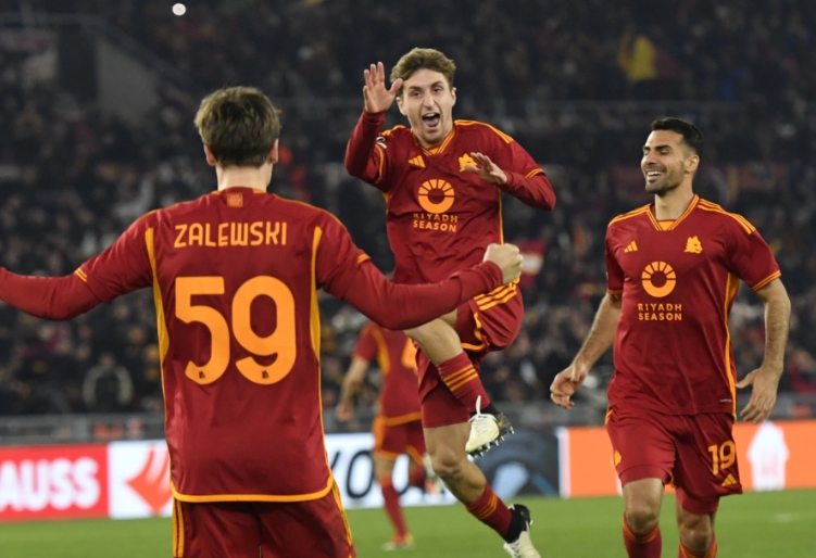 罗马:意甲烽火里的“永恒之狼”奋进曲