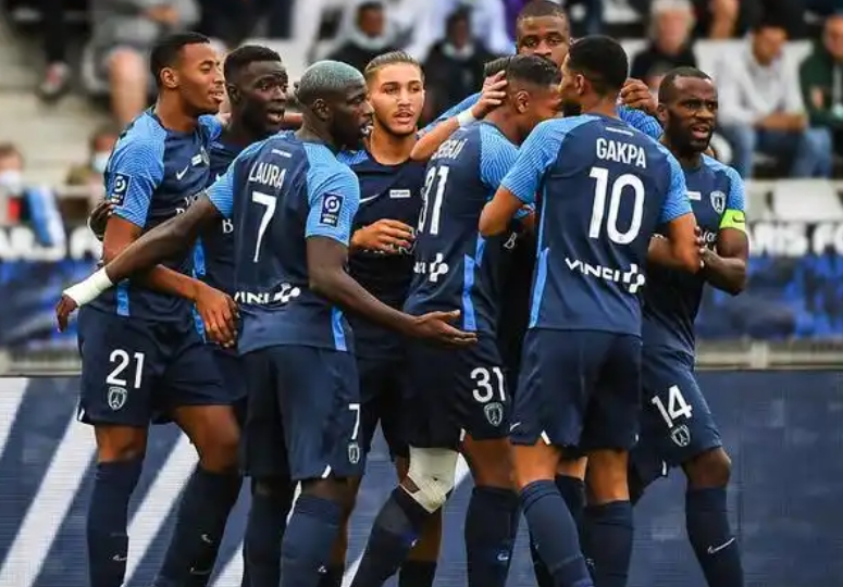 <a href='/jst-news/jst-tag/jst-11311.html' style='color: blue;'>巴黎FC</a>:法甲征途上的“草根逆袭者”