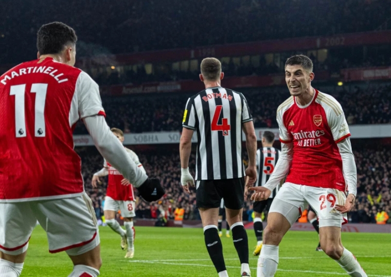 “枪手复兴”：阿森纳在英超的荣耀征途