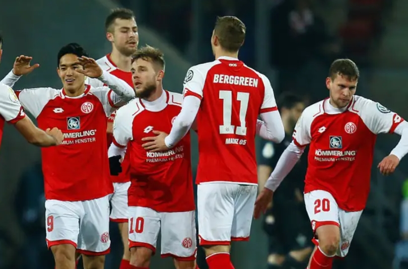 “蜂舞英超”：布伦特福德的热血征战传奇