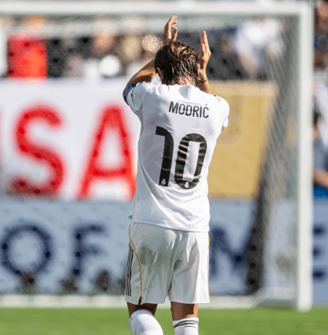 莫德里奇皇马终舞落幕 传奇谢幕引球迷不舍