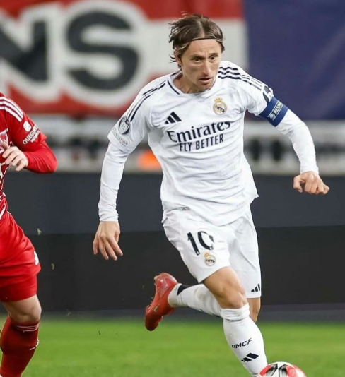 莫德里奇皇马终舞落幕 传奇谢幕引球迷不舍